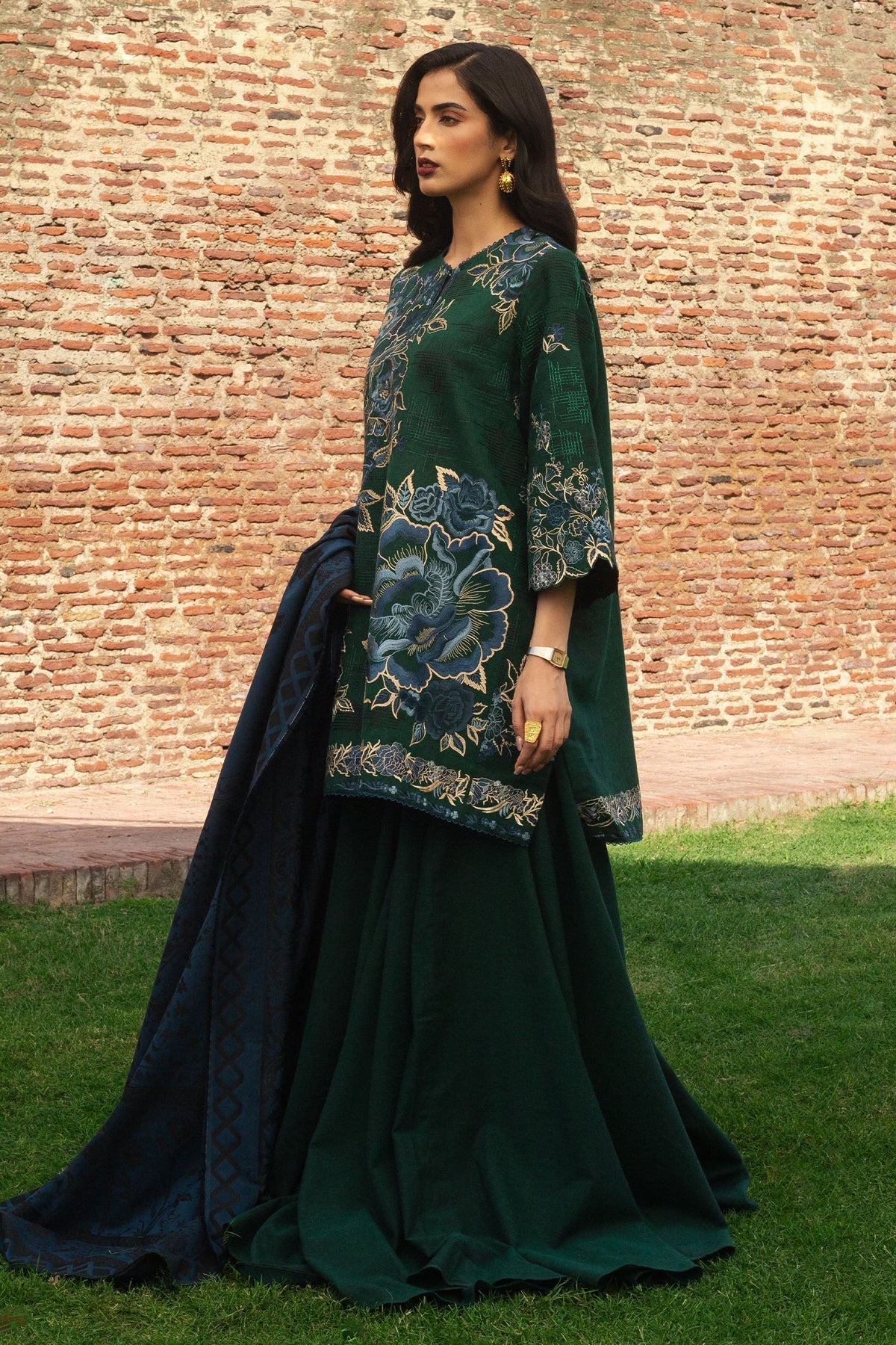 MINA-D7 by Zara Shahjahan Zara Shahjahan
