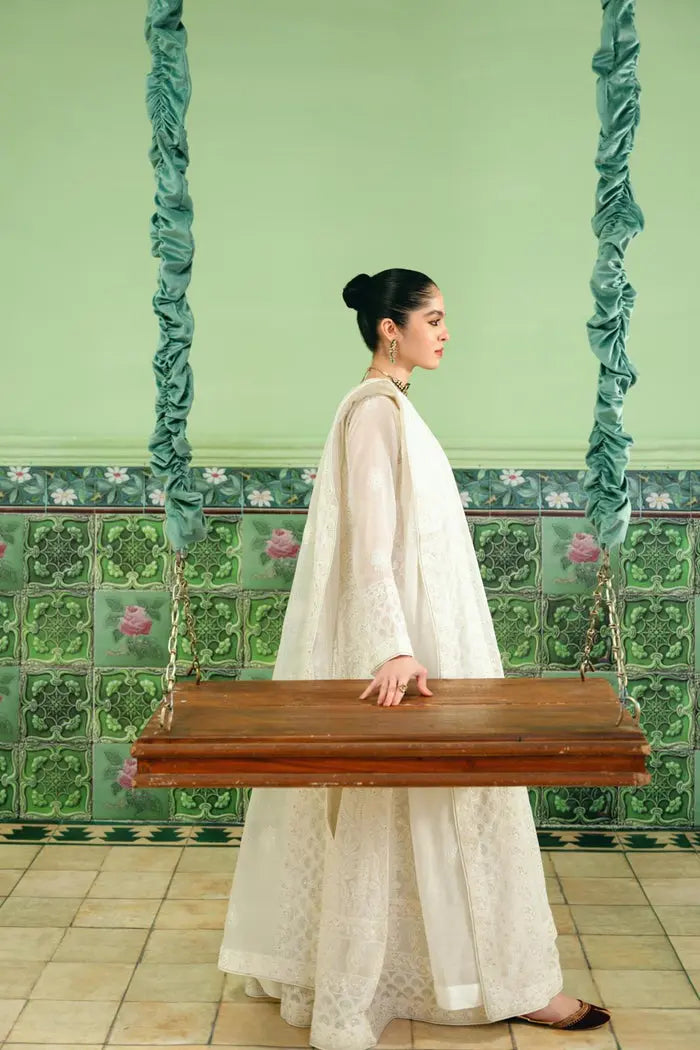 WHITE CHIKANKARI KALIDAAR Agha Noor