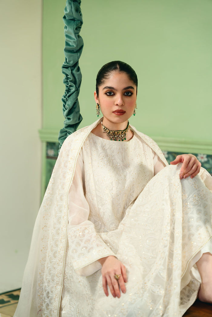 WHITE CHIKANKARI KALIDAAR