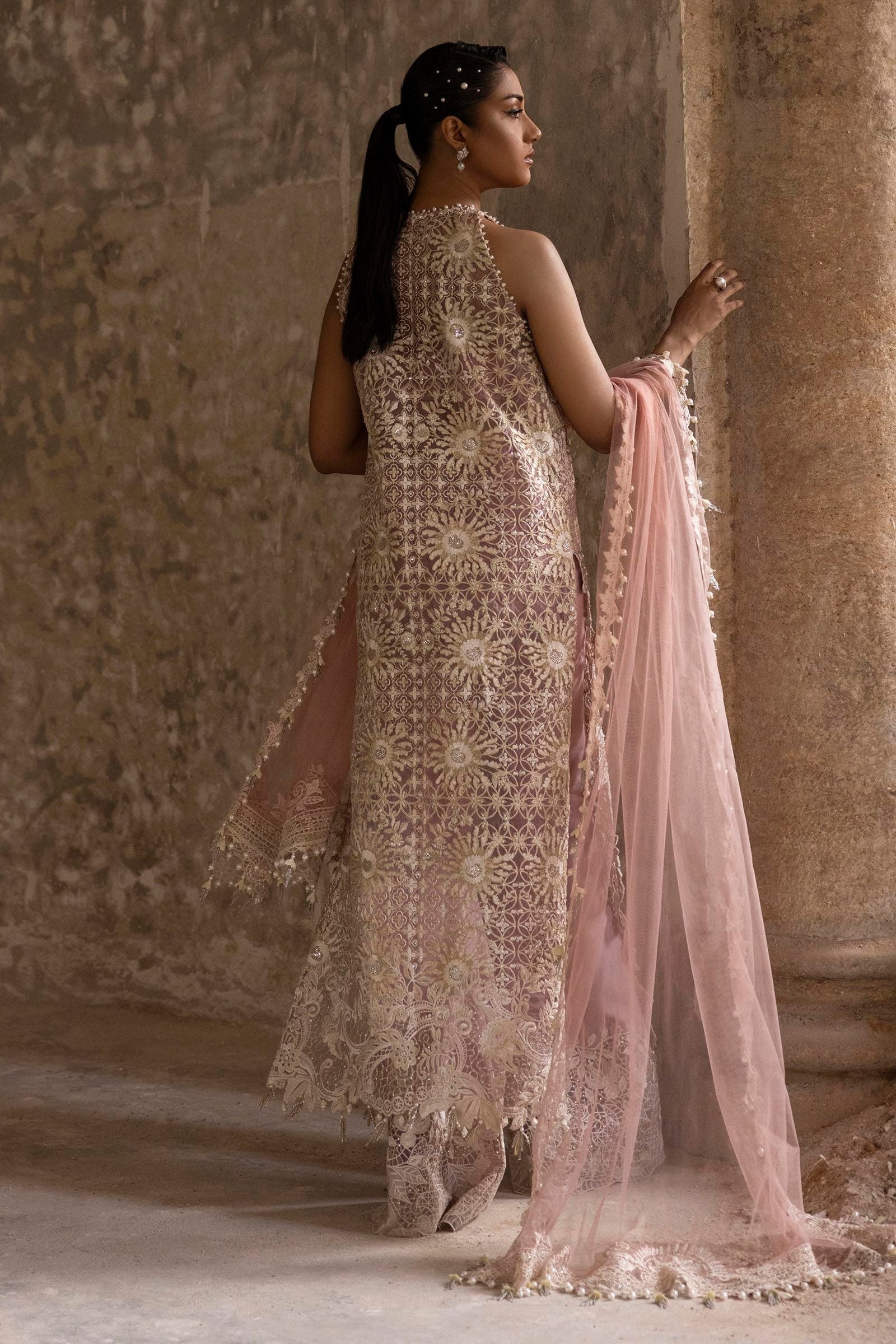 sana safinaz nura